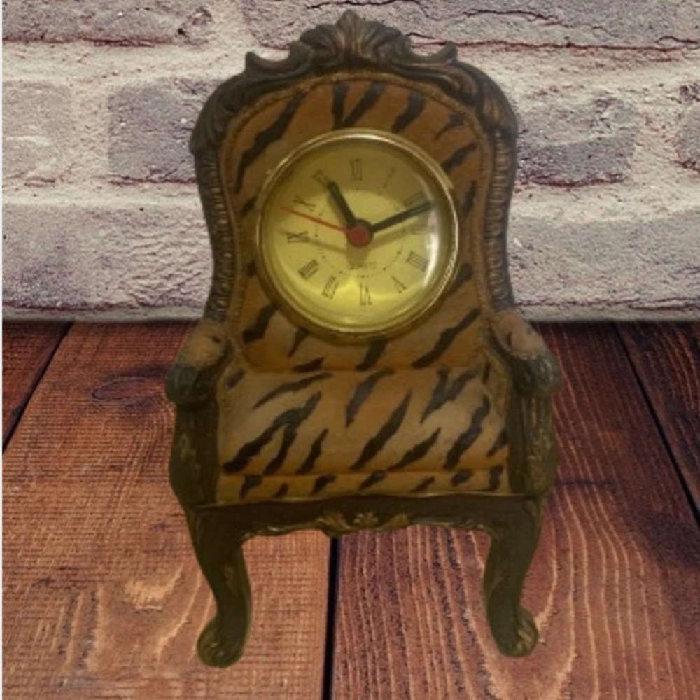 Mantel Clock Mini Chair Battery Operated Resin Wood Tiger Print Vintage